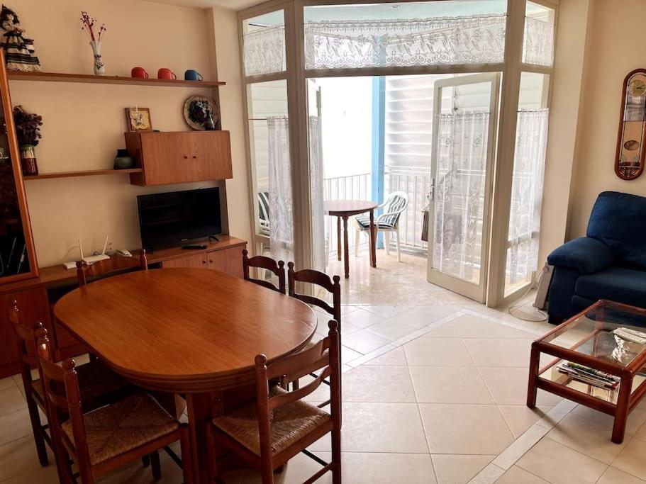 Appartement Piso Con Parking En El Centro A 2 Minutos De La Playa à L' Escala Extérieur photo